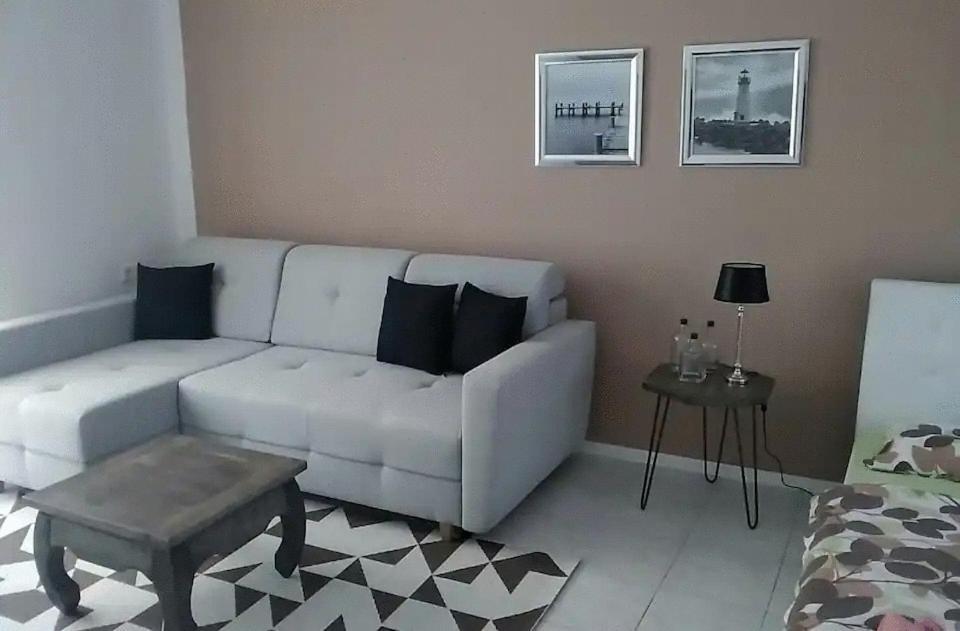 Slnecny Apartmanovy Dom Oslany エクステリア 写真