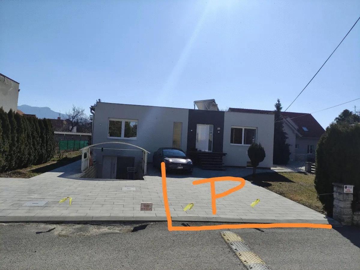 Slnecny Apartmanovy Dom Oslany エクステリア 写真